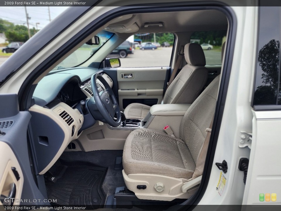 Medium Light Stone Interior Photo for the 2009 Ford Flex SE #146434823