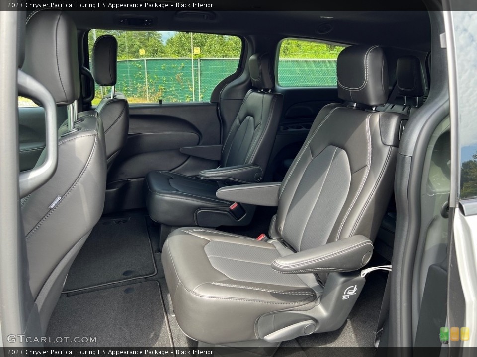 Black Interior Rear Seat for the 2023 Chrysler Pacifica Touring L S Appearance Package #146448818