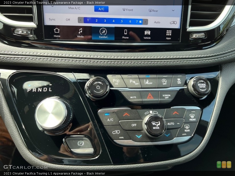 Black Interior Controls for the 2023 Chrysler Pacifica Touring L S Appearance Package #146448854
