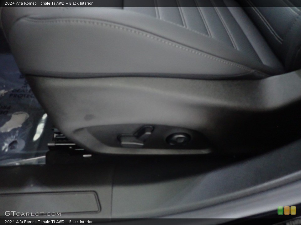 Black 2024 Alfa Romeo Tonale Interiors