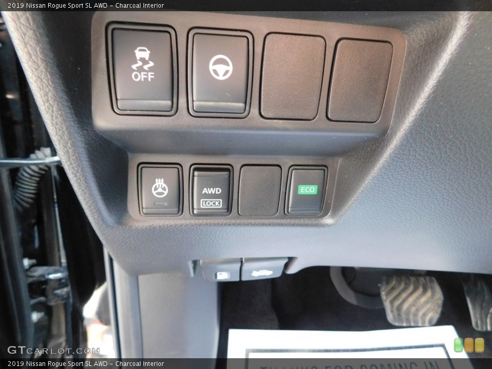 Charcoal Interior Controls for the 2019 Nissan Rogue Sport SL AWD #146463878