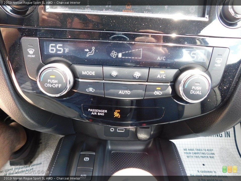 Charcoal Interior Controls for the 2019 Nissan Rogue Sport SL AWD #146464055