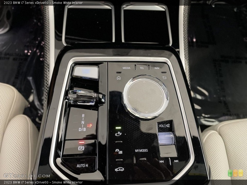 Smoke White Interior Transmission for the 2023 BMW i7 Series xDrive60 #146465673