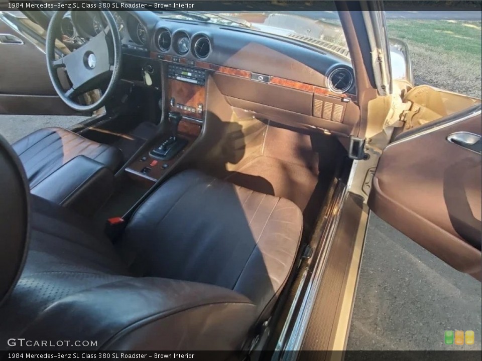 Brown Interior Photo for the 1984 Mercedes-Benz SL Class 380 SL Roadster #146471710
