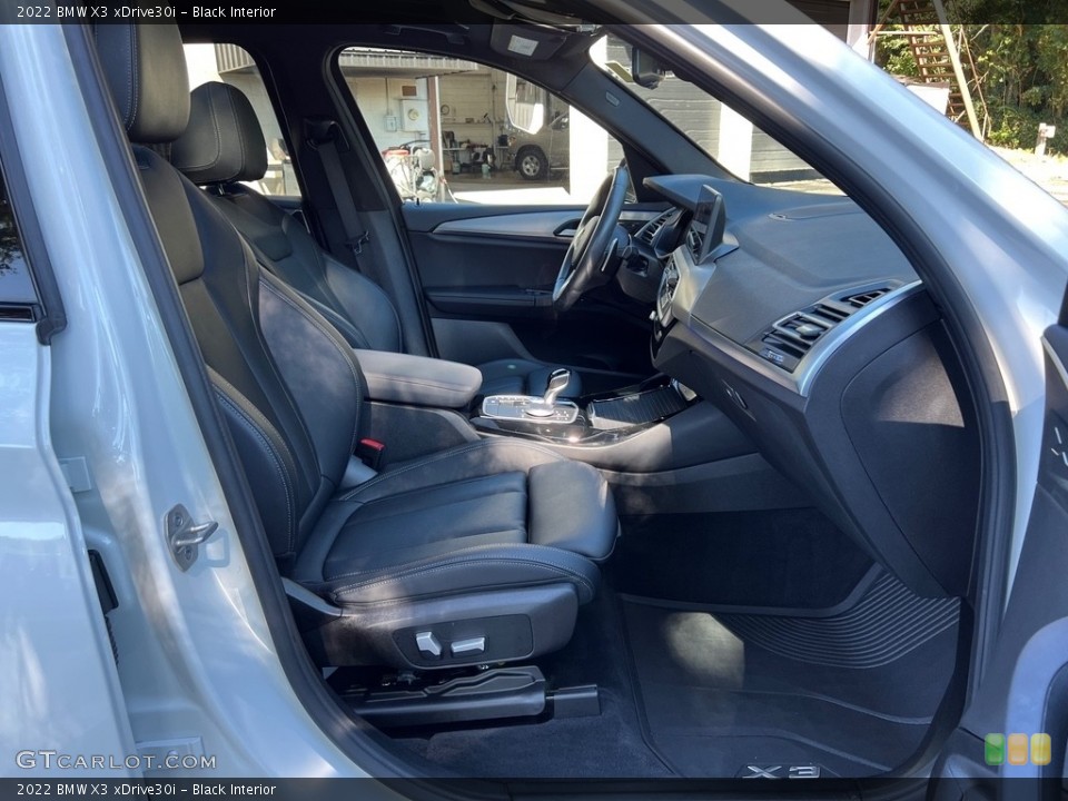 Black 2022 BMW X3 Interiors