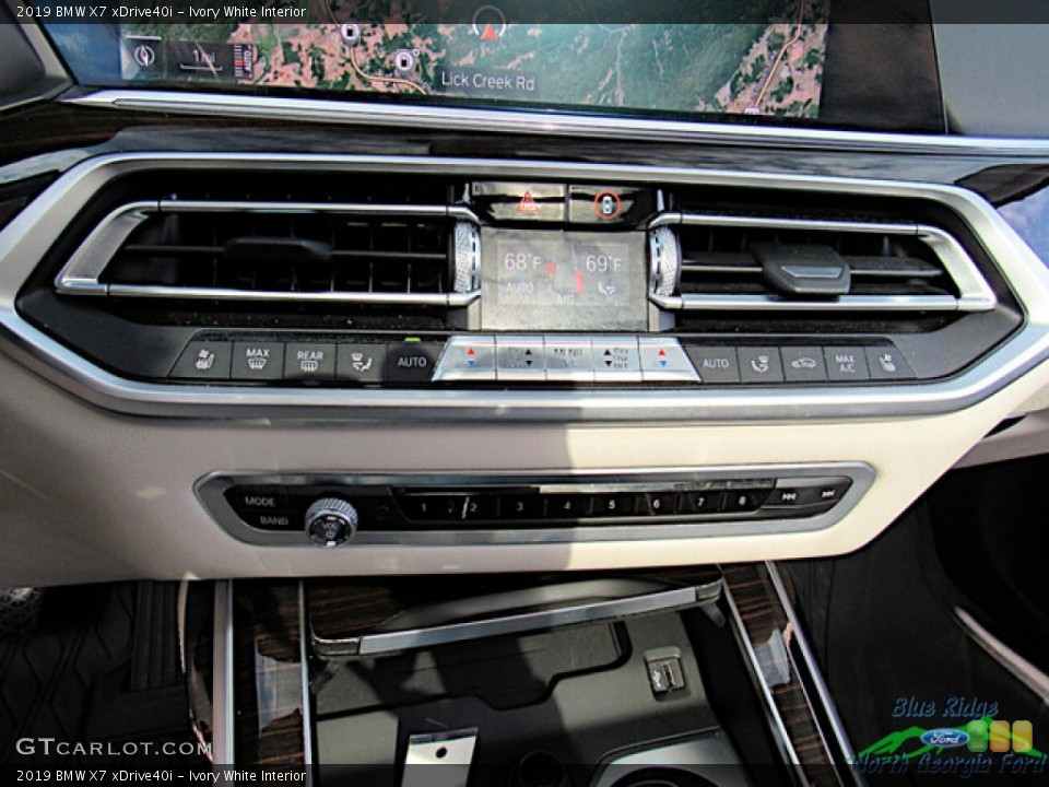 Ivory White Interior Controls for the 2019 BMW X7 xDrive40i #146518259