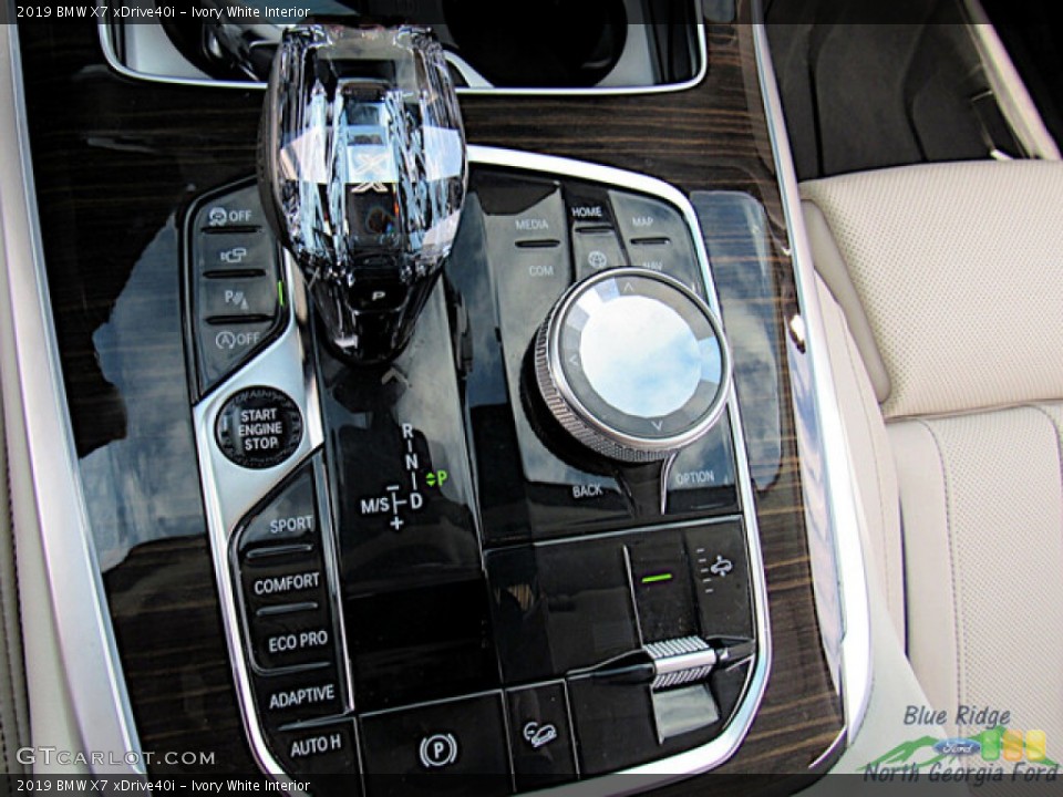 Ivory White Interior Controls for the 2019 BMW X7 xDrive40i #146518328