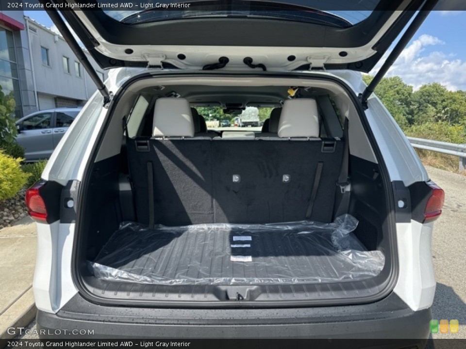 Light Gray Interior Trunk for the 2024 Toyota Grand Highlander Limited AWD #146531582