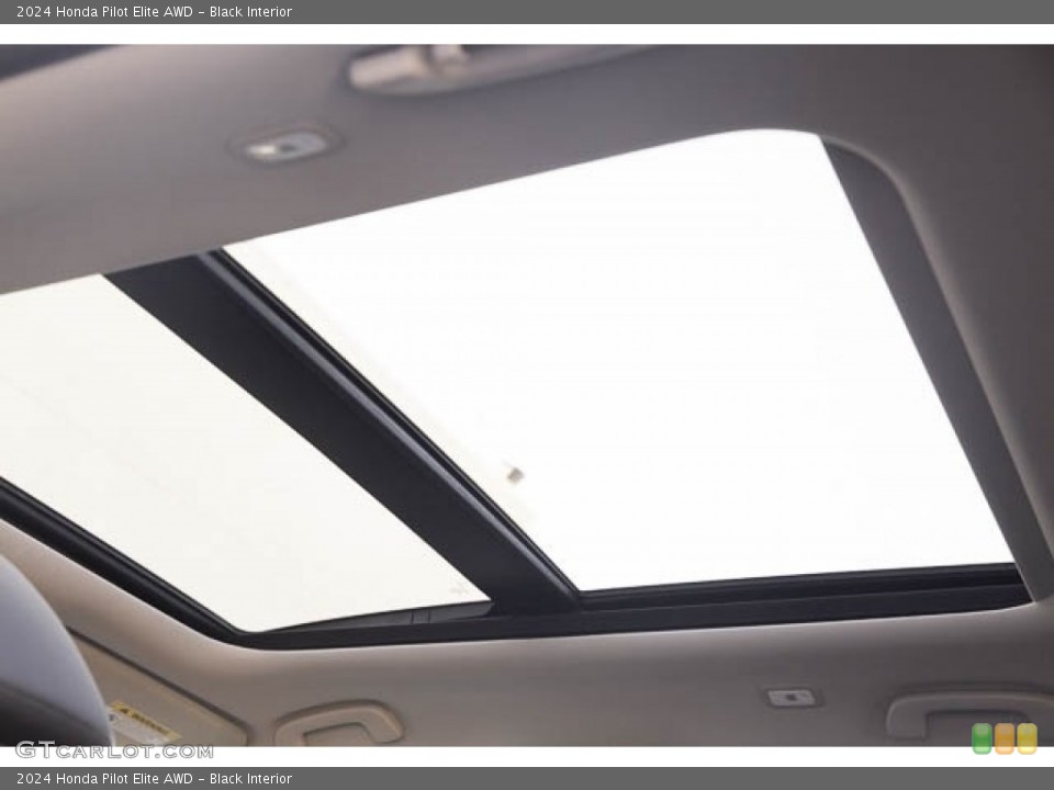 Black Interior Sunroof for the 2024 Honda Pilot Elite AWD #146544754