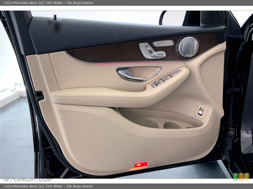 Silk Beige Interior Door Panel for the 2020 Mercedes-Benz GLC 300 4Matic #146549070