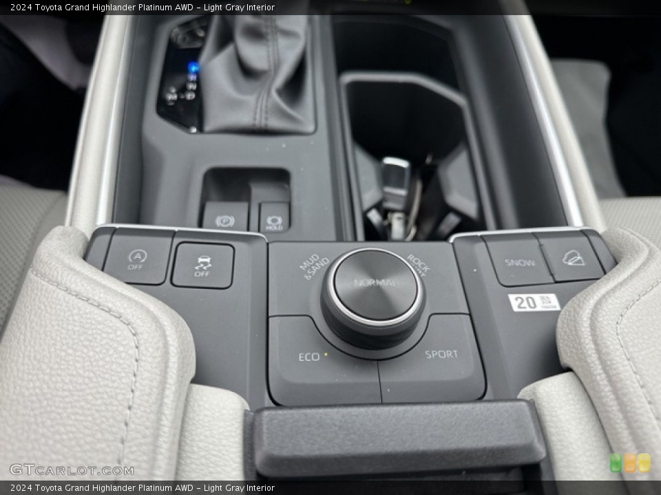 Light Gray Interior Controls for the 2024 Toyota Grand Highlander Platinum AWD #146549262