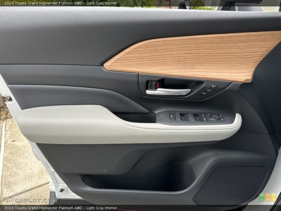Light Gray Interior Door Panel for the 2024 Toyota Grand Highlander Platinum AWD #146549313