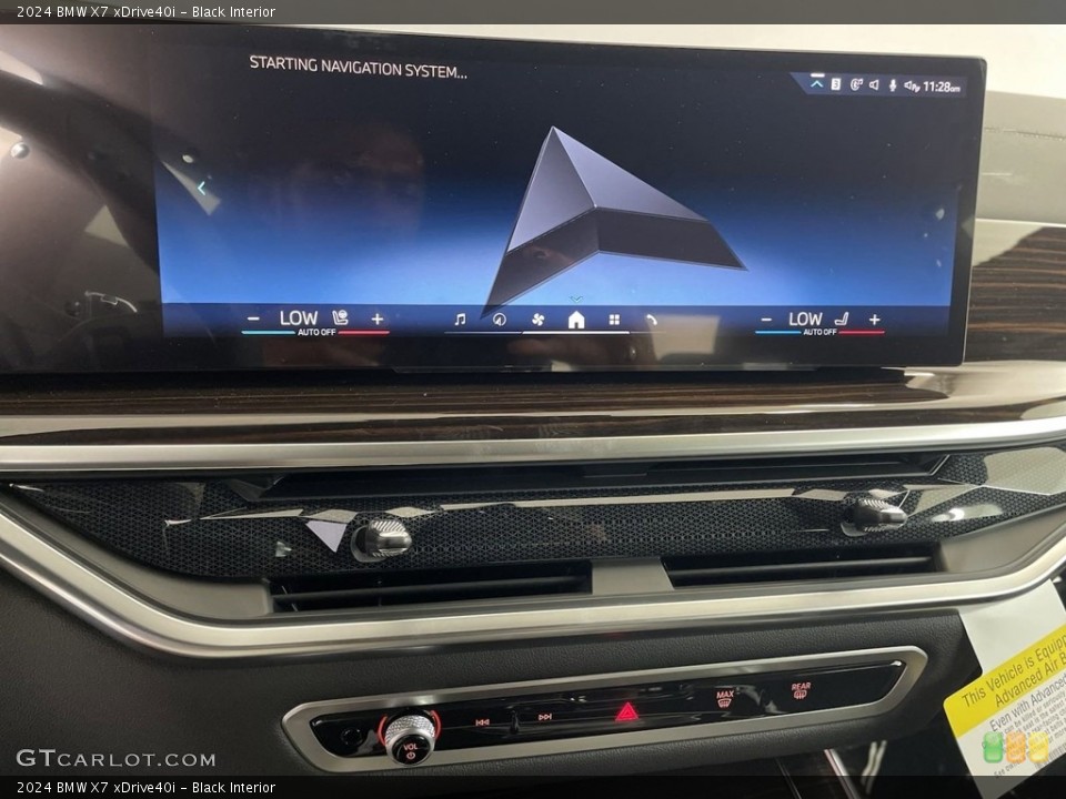 Black Interior Controls for the 2024 BMW X7 xDrive40i #146551951