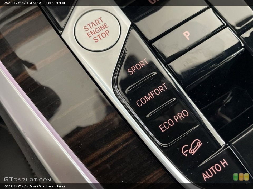 Black Interior Controls for the 2024 BMW X7 xDrive40i #146552064