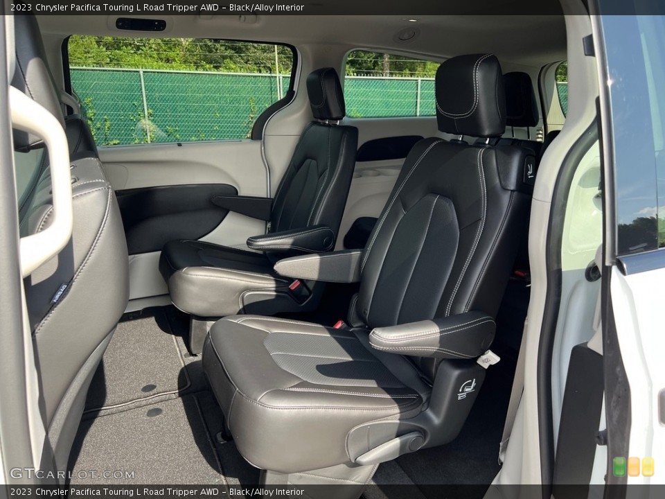 Black/Alloy Interior Rear Seat for the 2023 Chrysler Pacifica Touring L Road Tripper AWD #146559110