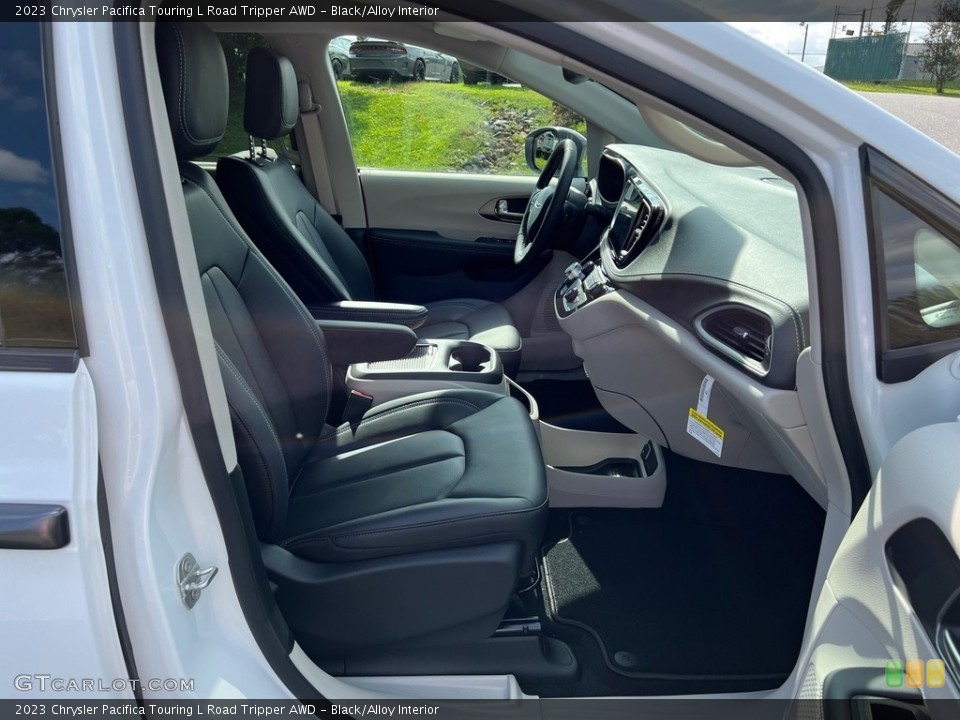 Black/Alloy Interior Front Seat for the 2023 Chrysler Pacifica Touring L Road Tripper AWD #146559170