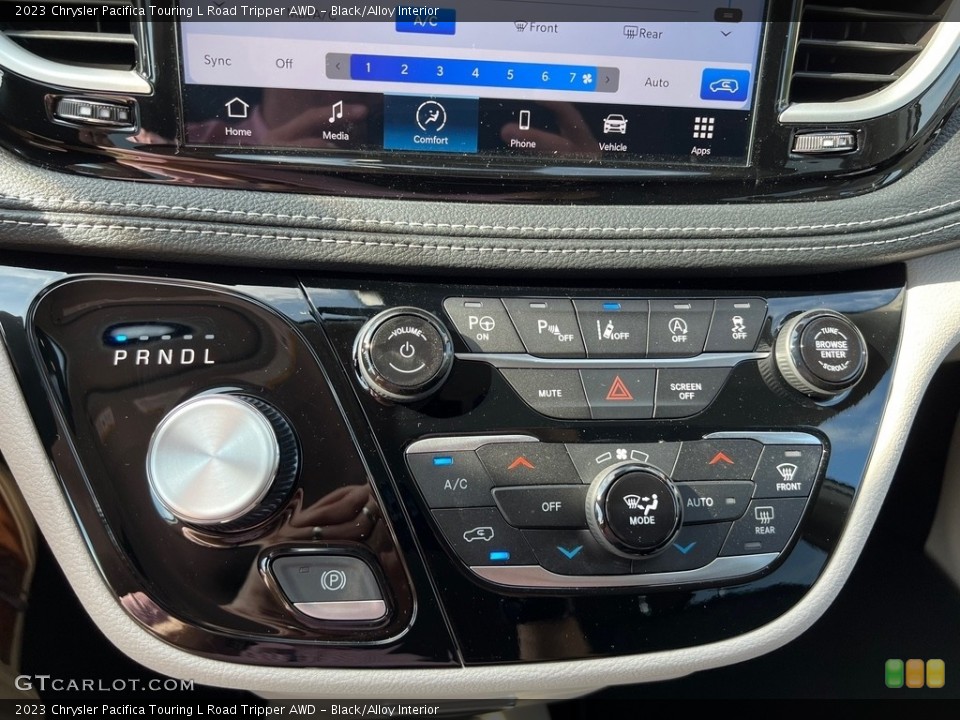 Black/Alloy Interior Controls for the 2023 Chrysler Pacifica Touring L Road Tripper AWD #146559266