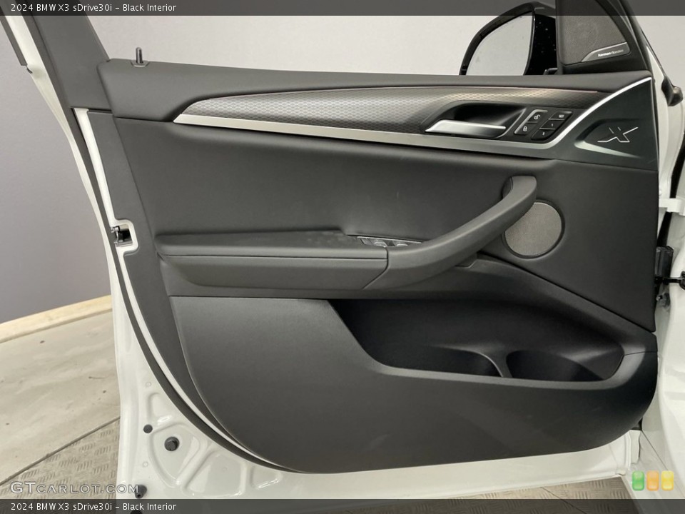 Black Interior Door Panel for the 2024 BMW X3 sDrive30i #146561094