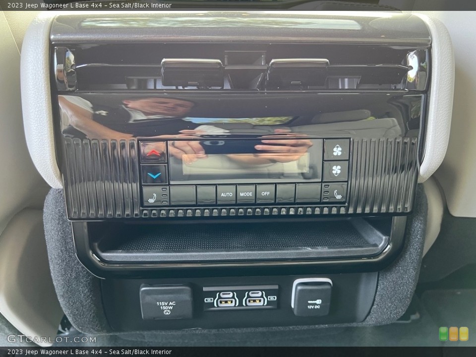 Sea Salt/Black Interior Controls for the 2023 Jeep Wagoneer L Base 4x4 #146564805