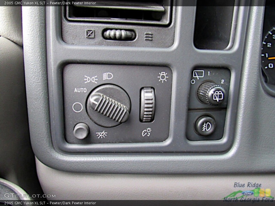 Pewter/Dark Pewter Interior Controls for the 2005 GMC Yukon XL SLT #146565926