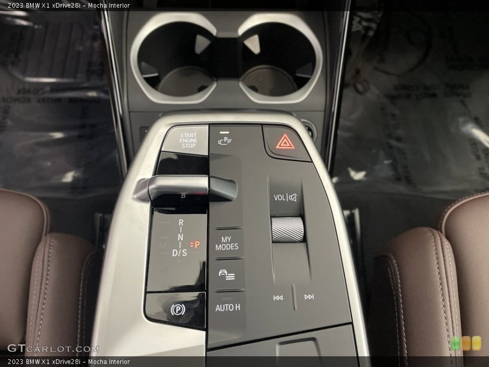 Mocha Interior Controls for the 2023 BMW X1 xDrive28i #146569897