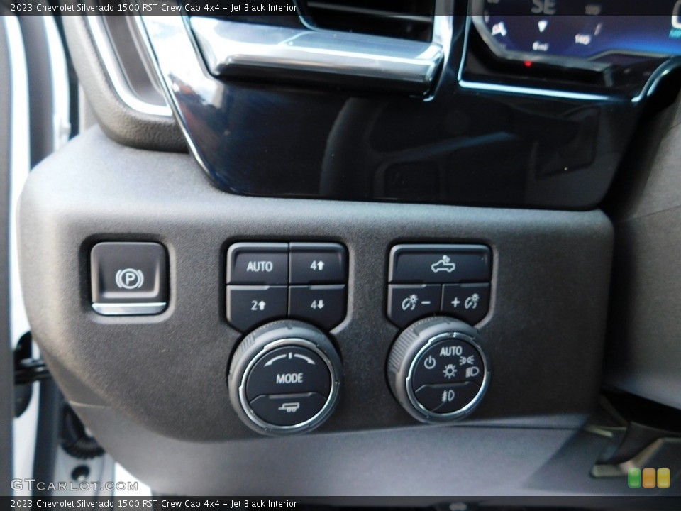 Jet Black Interior Controls for the 2023 Chevrolet Silverado 1500 RST Crew Cab 4x4 #146580201