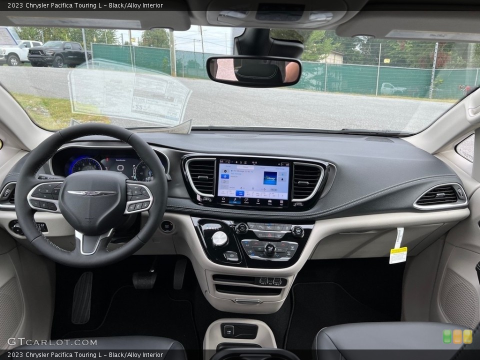 Black/Alloy Interior Dashboard for the 2023 Chrysler Pacifica Touring L #146583375