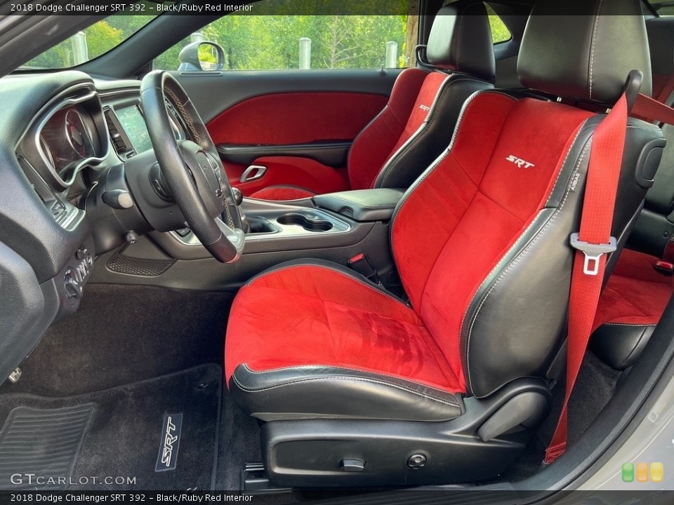 Black/Ruby Red Interior Photo for the 2018 Dodge Challenger SRT 392 #146590558
