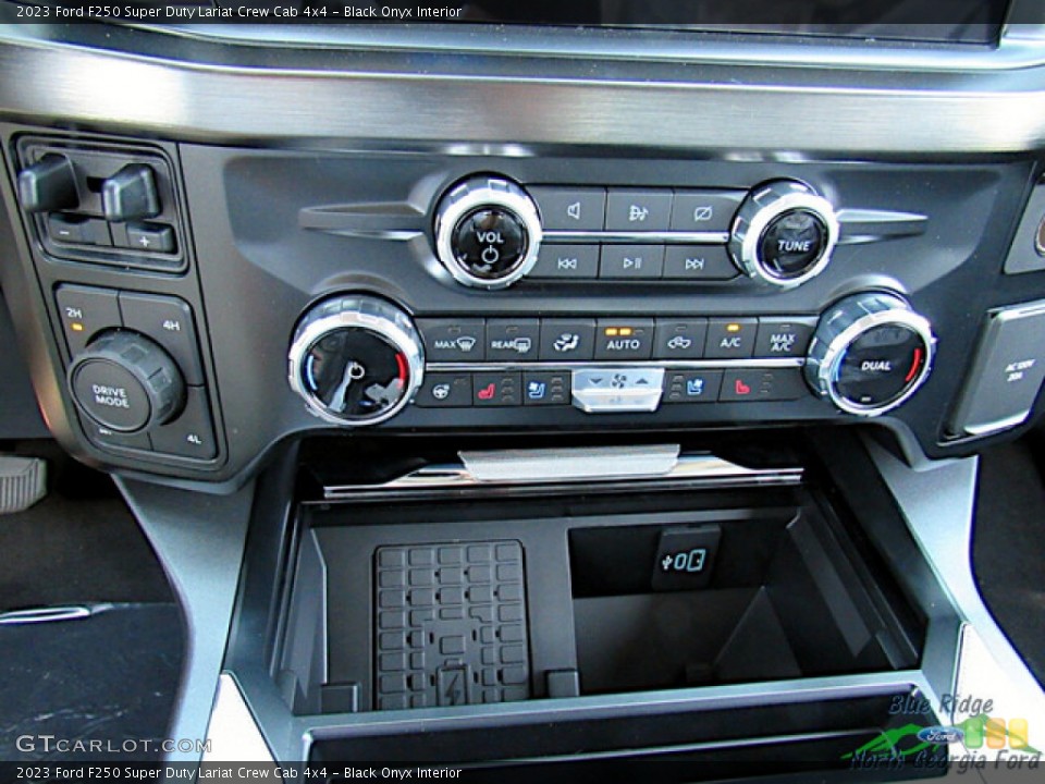 Black Onyx Interior Controls for the 2023 Ford F250 Super Duty Lariat Crew Cab 4x4 #146591613