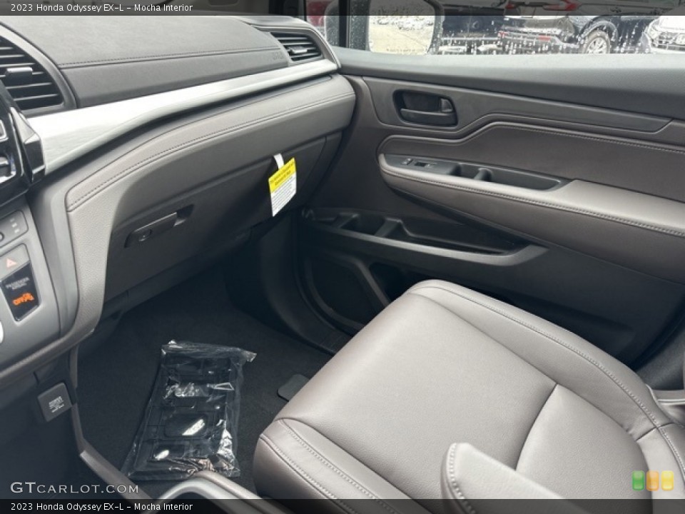 Mocha Interior Front Seat for the 2023 Honda Odyssey EX-L #146594507
