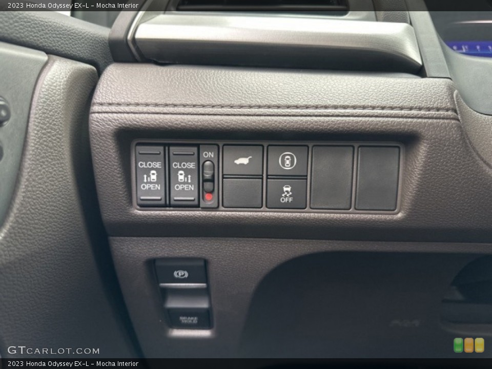 Mocha Interior Controls for the 2023 Honda Odyssey EX-L #146594578