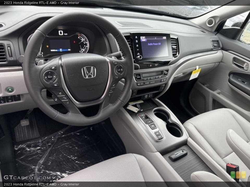 Gray Interior Photo for the 2023 Honda Ridgeline RTL-E AWD #146595480