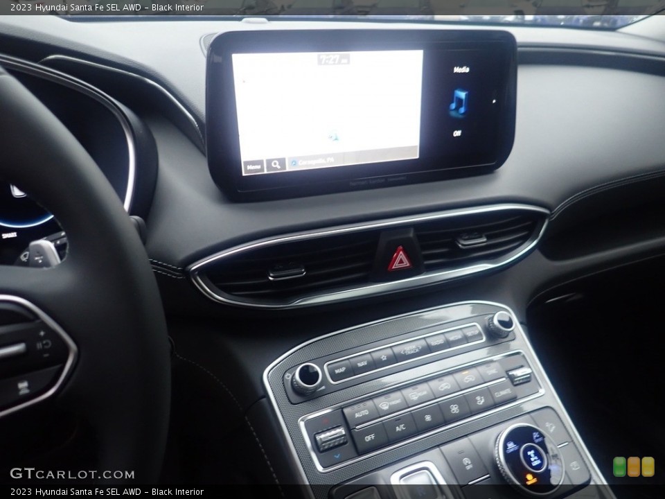 Black Interior Controls for the 2023 Hyundai Santa Fe SEL AWD #146597111