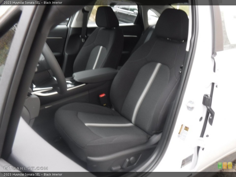 Black Interior Front Seat for the 2023 Hyundai Sonata SEL #146598937