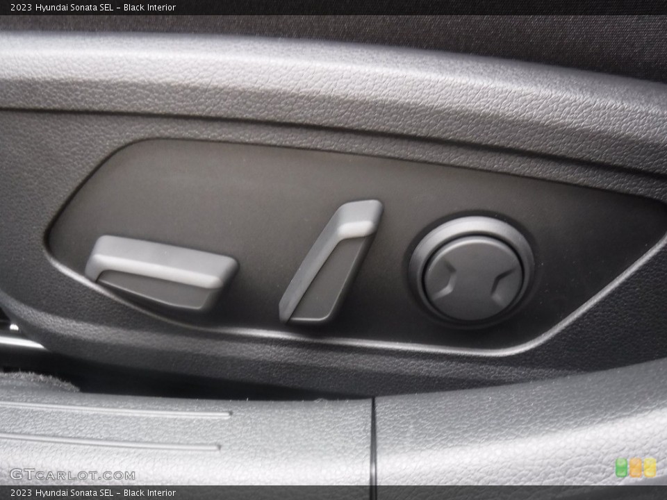 Black Interior Front Seat for the 2023 Hyundai Sonata SEL #146598950
