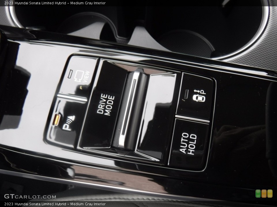 Medium Gray Interior Controls for the 2023 Hyundai Sonata Limited Hybrid #146603698