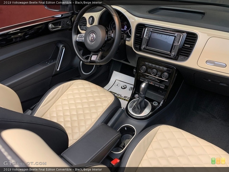 Black/Beige 2019 Volkswagen Beetle Interiors