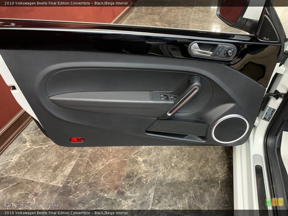 Black/Beige Interior Door Panel for the 2019 Volkswagen Beetle Final Edition Convertible #146604320
