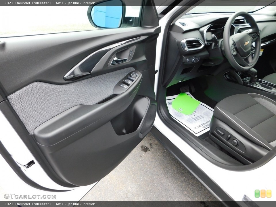 Jet Black Interior Front Seat for the 2023 Chevrolet TrailBlazer LT AWD #146604418
