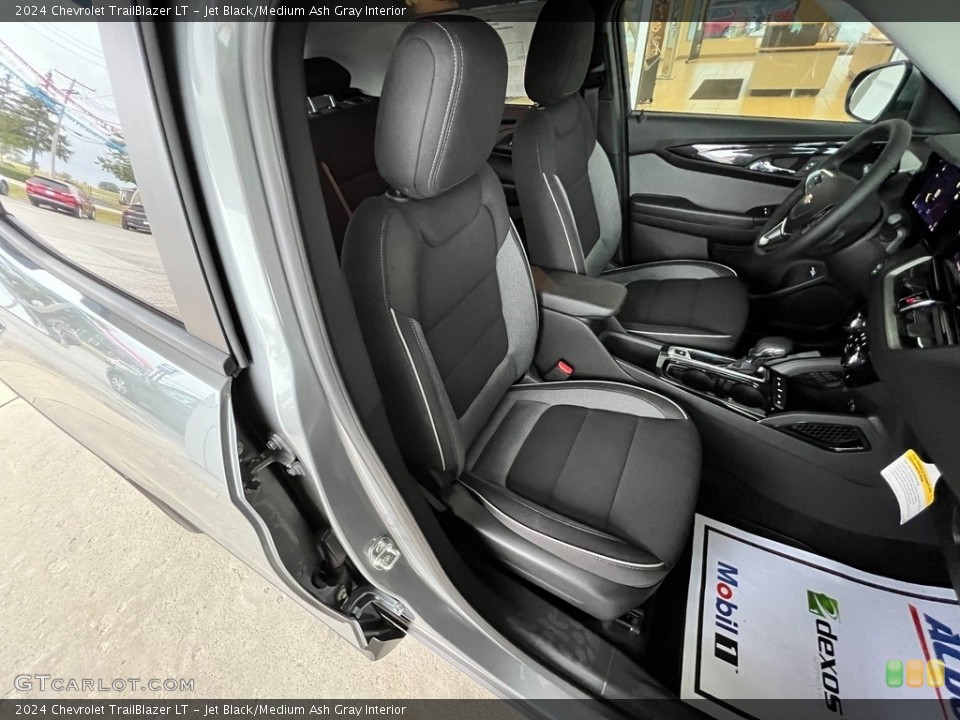 Jet Black/Medium Ash Gray Interior Photo for the 2024 Chevrolet TrailBlazer LT #146611143