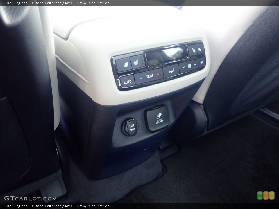 Navy/Beige Interior Controls for the 2024 Hyundai Palisade Calligraphy AWD #146612752