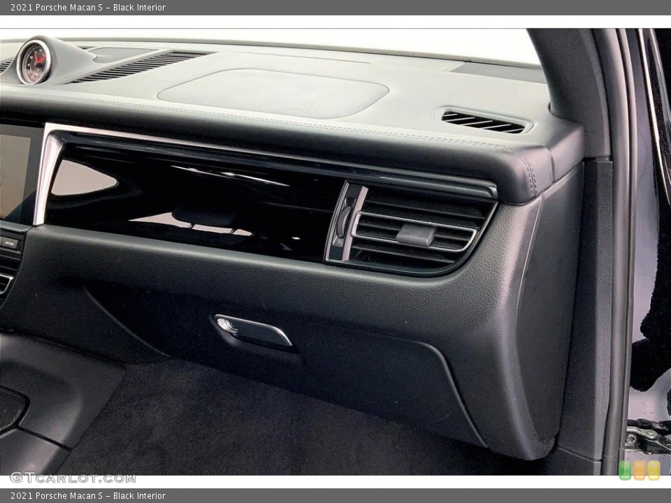 Black Interior Dashboard for the 2021 Porsche Macan S #146625045