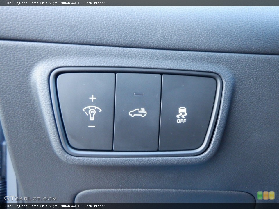 Black Interior Controls for the 2024 Hyundai Santa Cruz Night Edition AWD #146628010