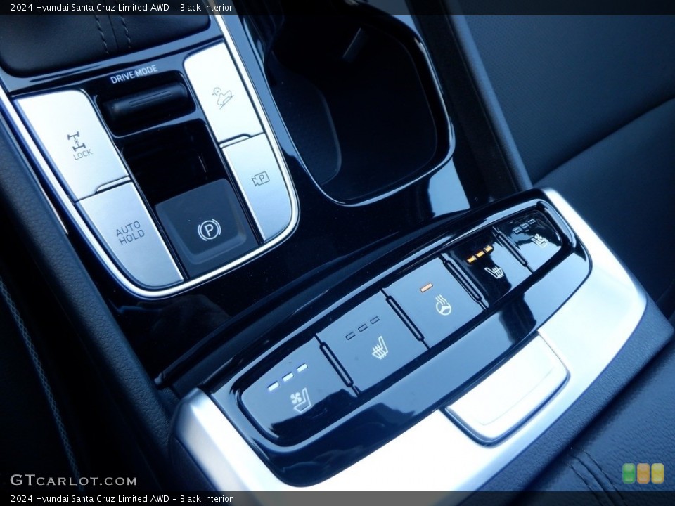 Black Interior Controls for the 2024 Hyundai Santa Cruz Limited AWD #146629486