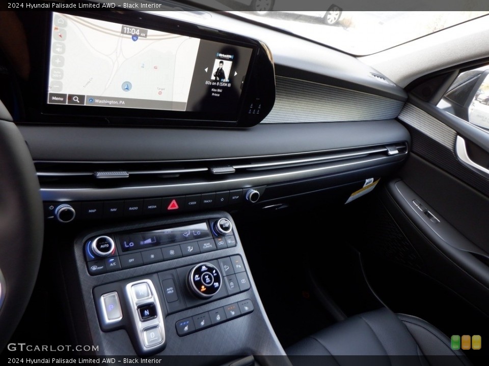 Black Interior Controls for the 2024 Hyundai Palisade Limited AWD #146630122