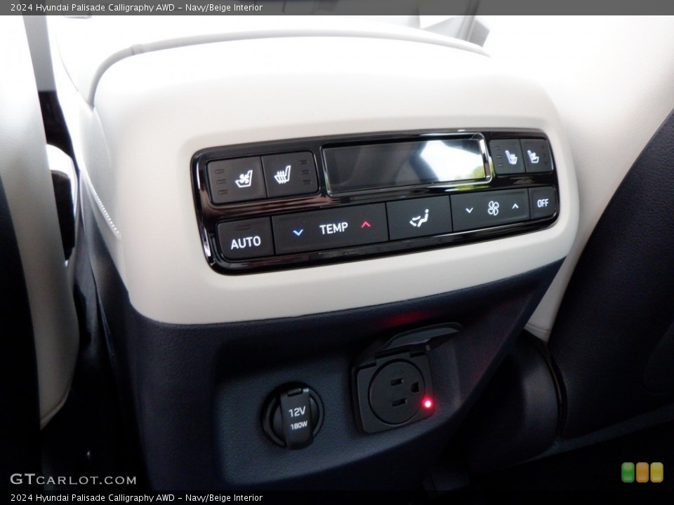 Navy/Beige Interior Controls for the 2024 Hyundai Palisade Calligraphy AWD #146631736