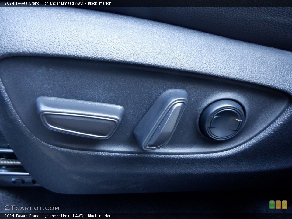 Black 2024 Toyota Grand Highlander Interiors