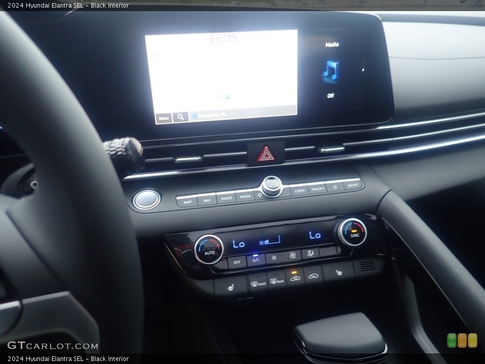 Black Interior Controls for the 2024 Hyundai Elantra SEL #146650905