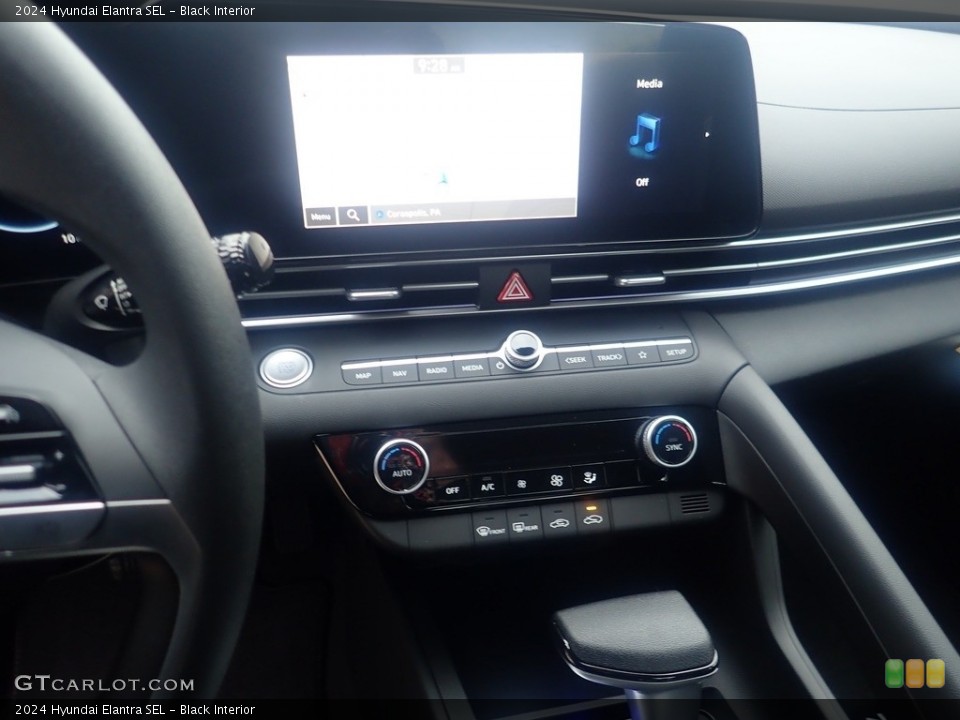 Black Interior Controls for the 2024 Hyundai Elantra SEL #146652012