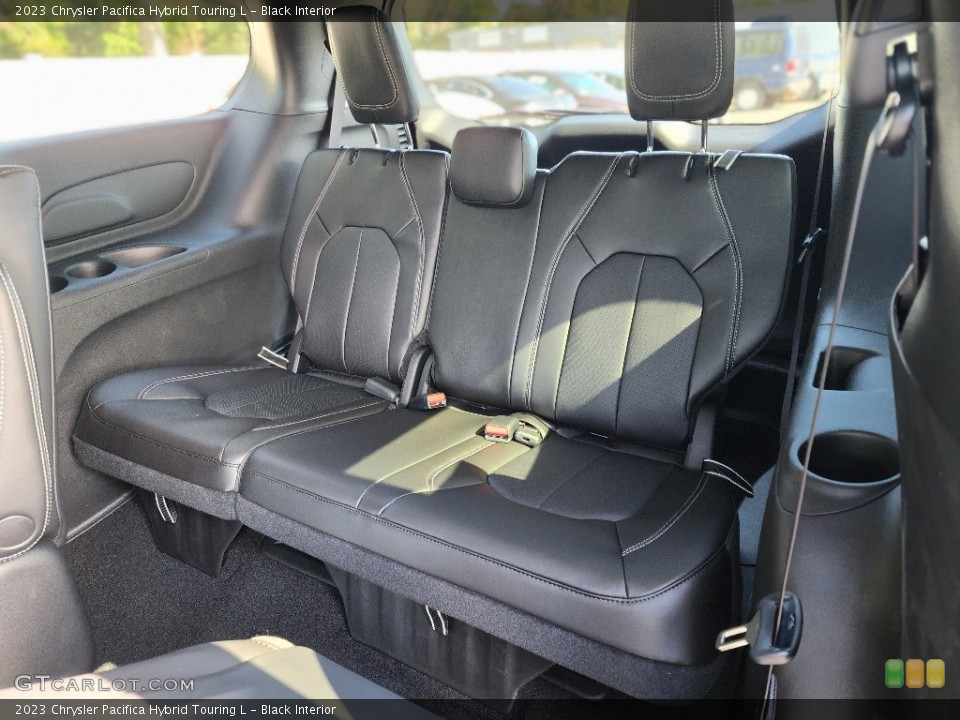 Black Interior Rear Seat for the 2023 Chrysler Pacifica Hybrid Touring L #146656124